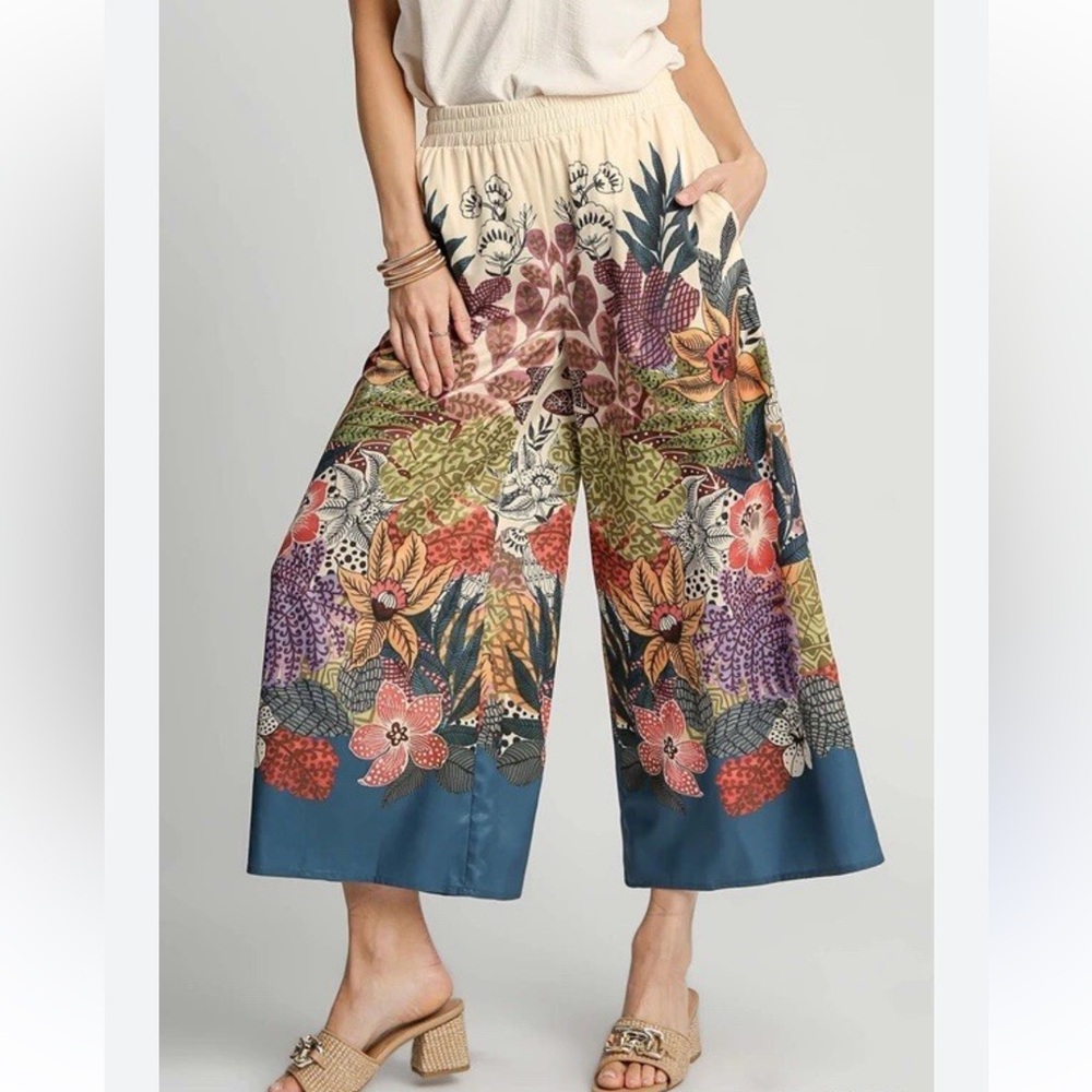 NWT Umgee Boho Fit and Flare Tropical Florals Pants
